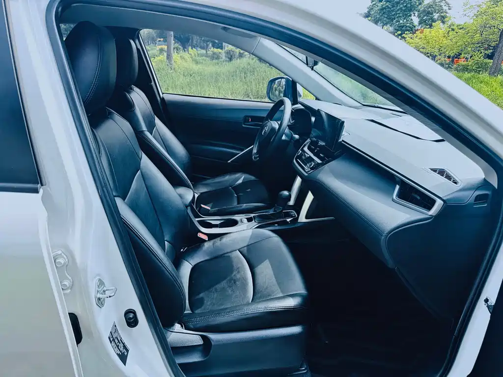 Toyota Corolla Cross — миниатюра 11