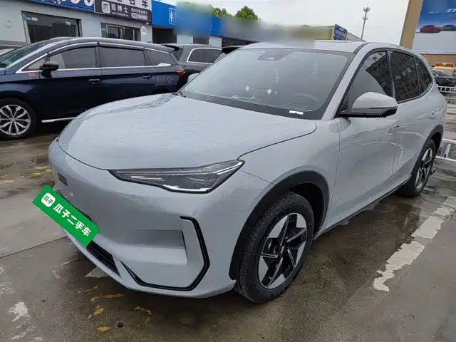 2025 Geely Galaxy E5