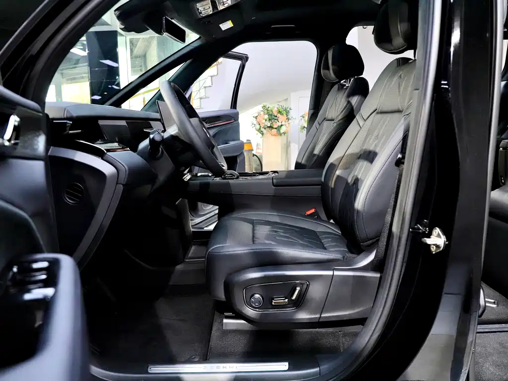 Zeekr 009 2024 мест 108kWh