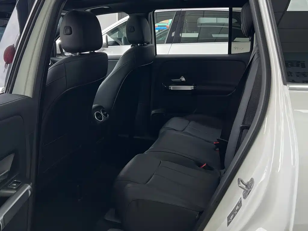 Mercedes-Benz GLB — миниатюра 6