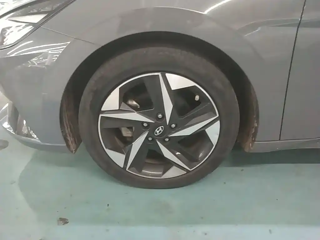 Hyundai Elantra — миниатюра 23