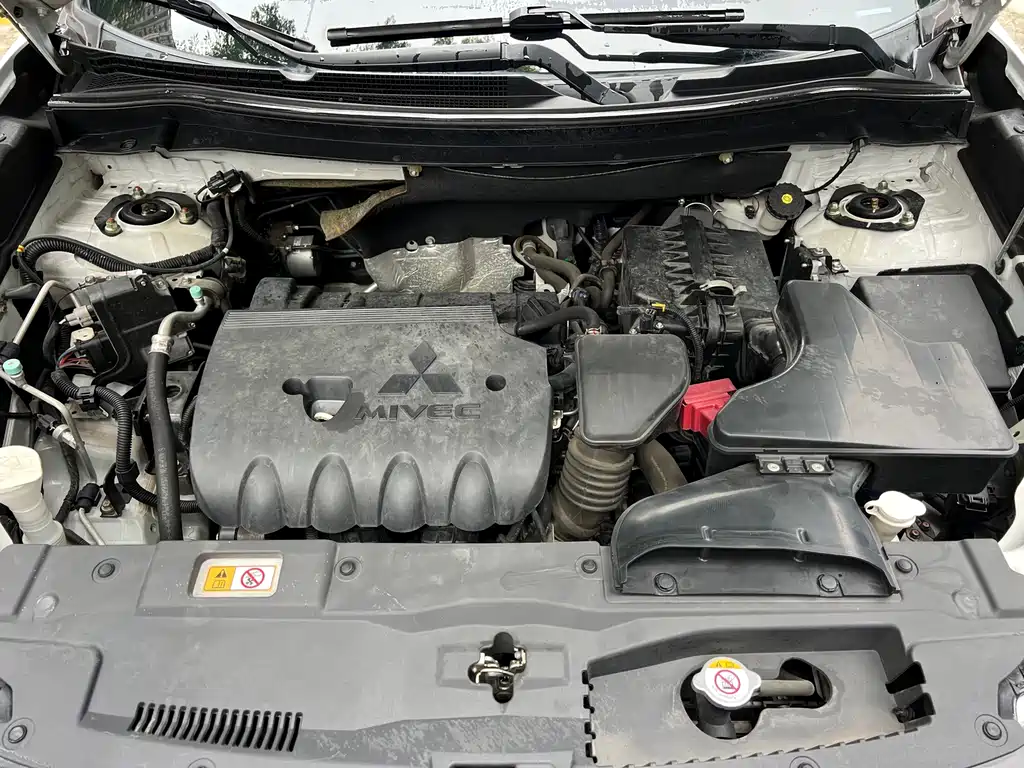 Mitsubishi Outlander — миниатюра 5