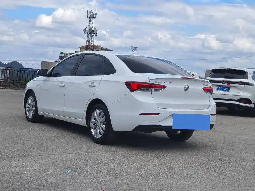 Buick Excelle — миниатюра 6