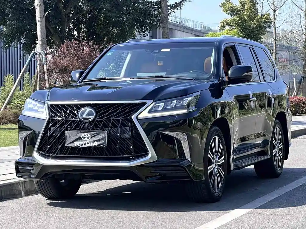 Lexus LX