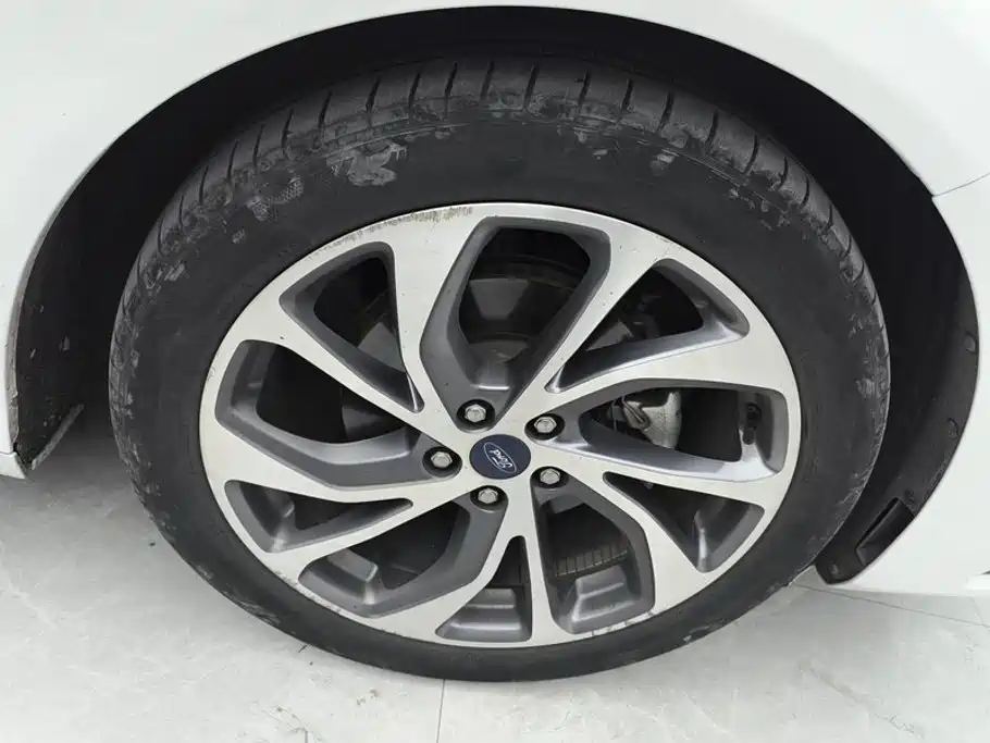Ford Mondeo — миниатюра 6