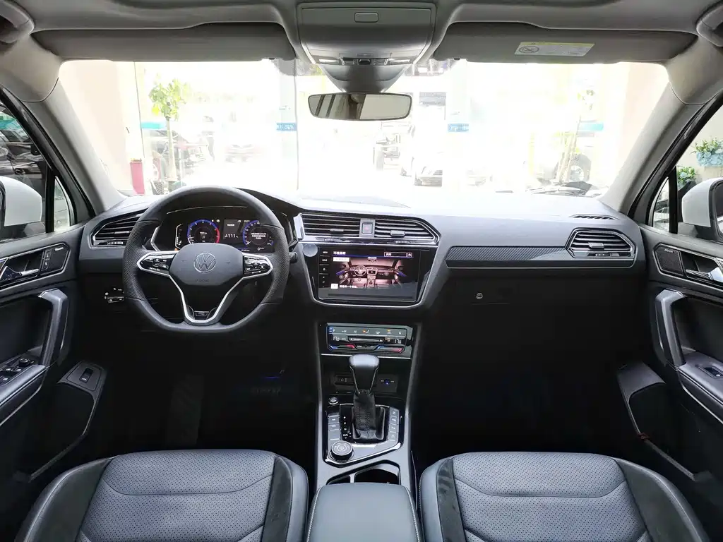 Volkswagen Tiguan L L 2019 380TSI AT Luxury VI