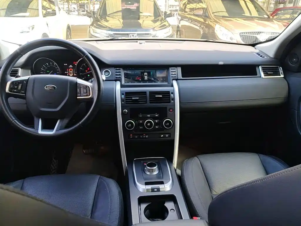 Land Rover Discovery Sport — миниатюра 10