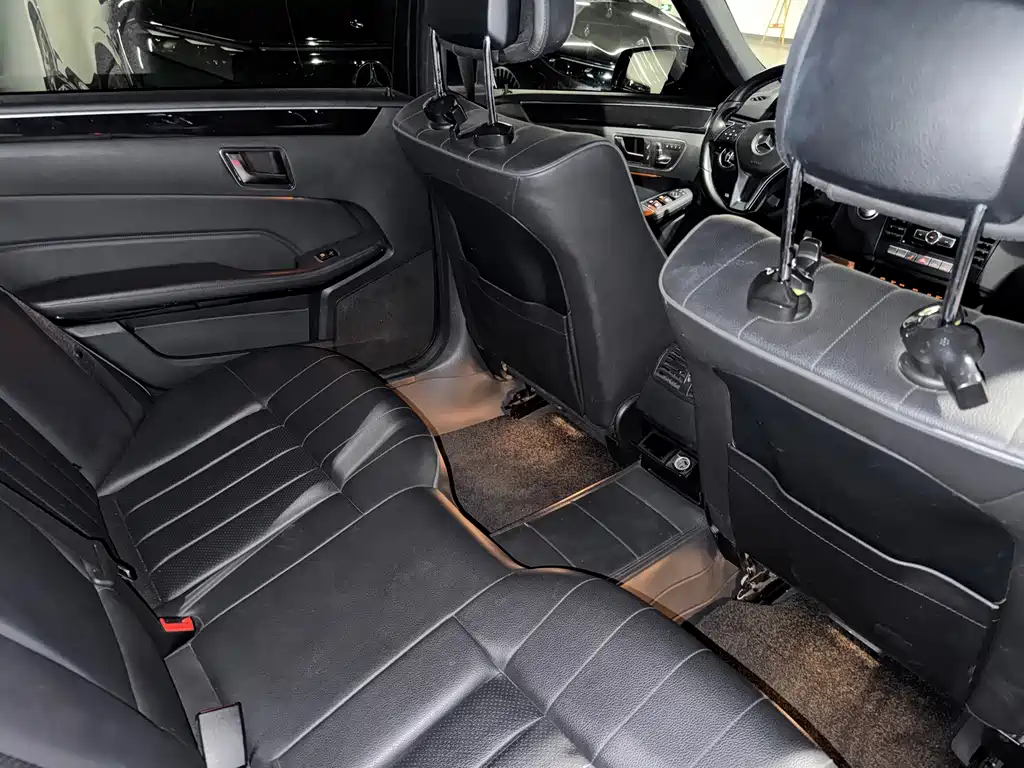 Mercedes-Benz E-Class — миниатюра 9