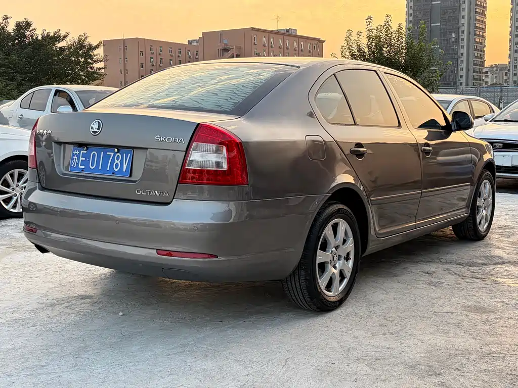 Skoda Octavia — миниатюра 5