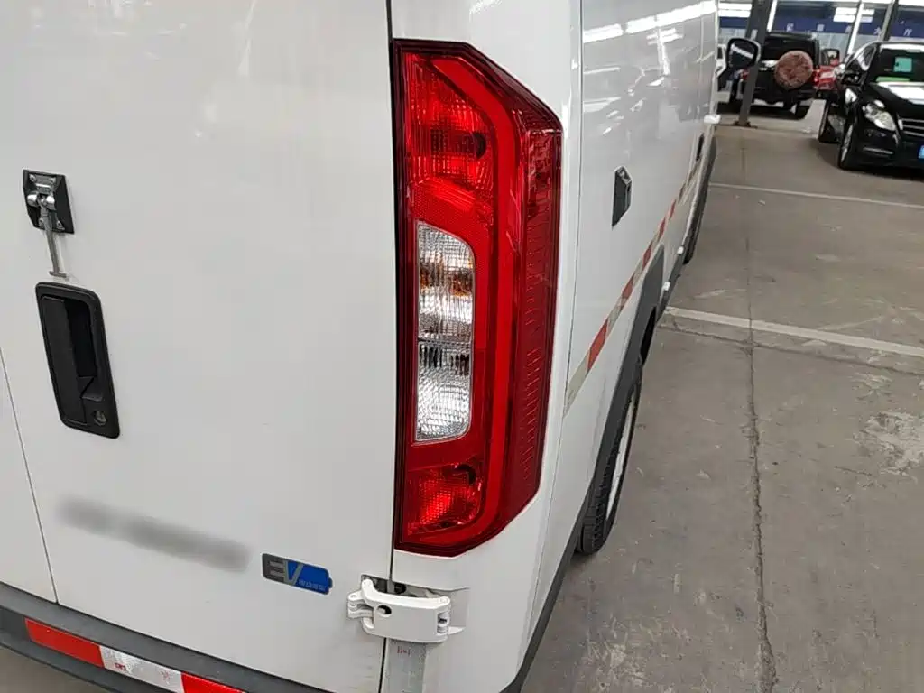 Foton Zhilan Genie E7 — миниатюра 8