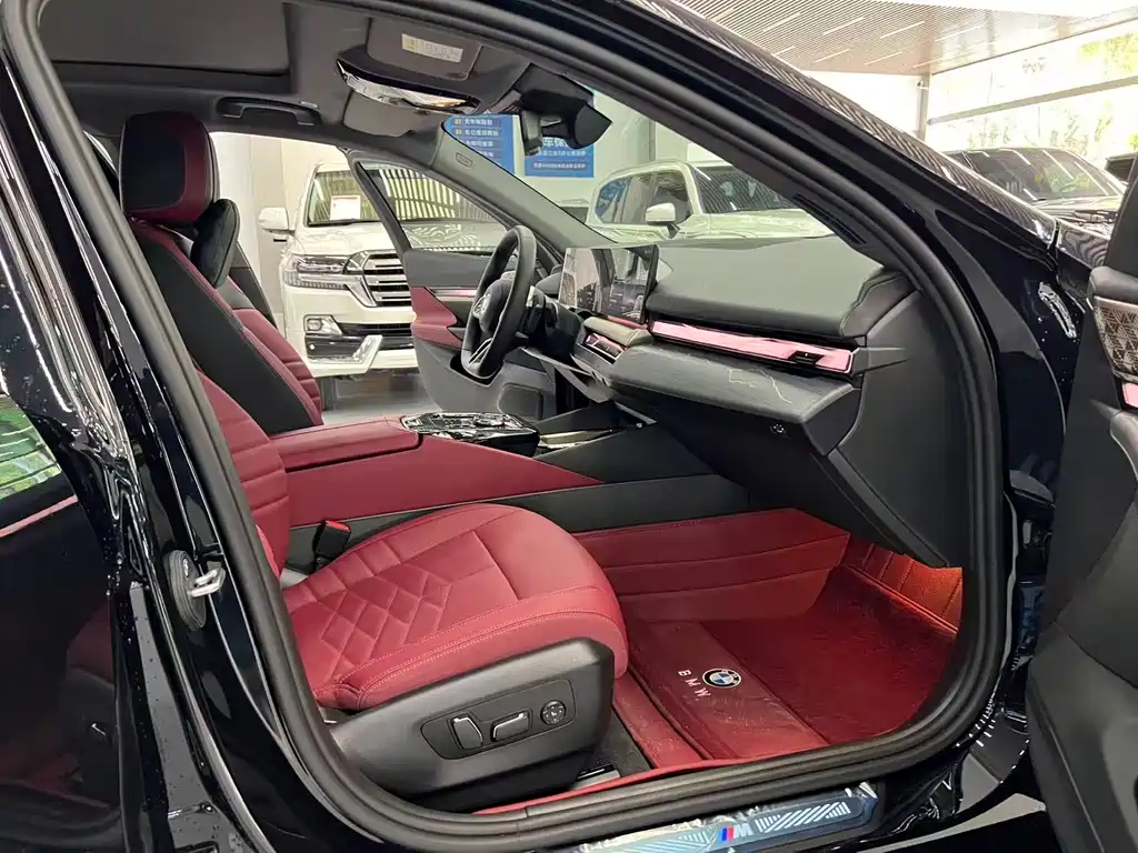 BMW 5 Series — миниатюра 8