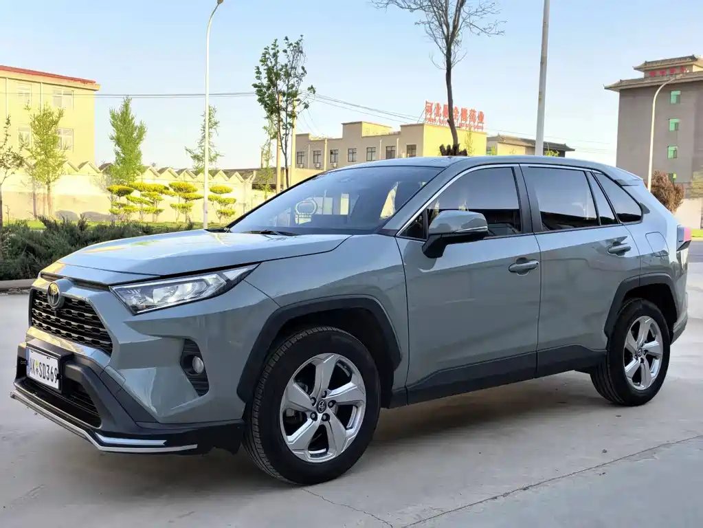 Toyota RAV4 — миниатюра 2