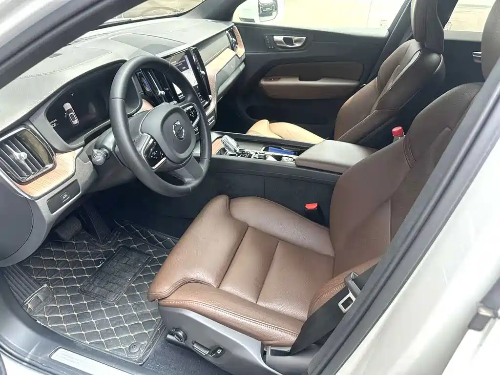 Volvo XC60 — миниатюра 4