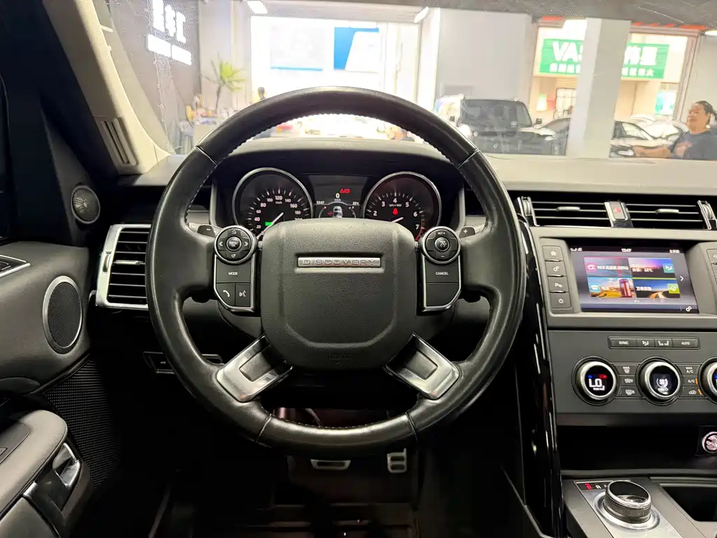 Land Rover Discovery — миниатюра 8