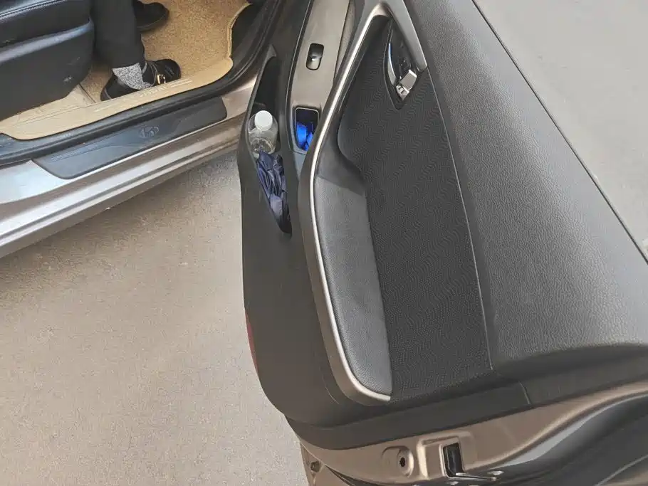 Hyundai Elantra Langdong — миниатюра 8