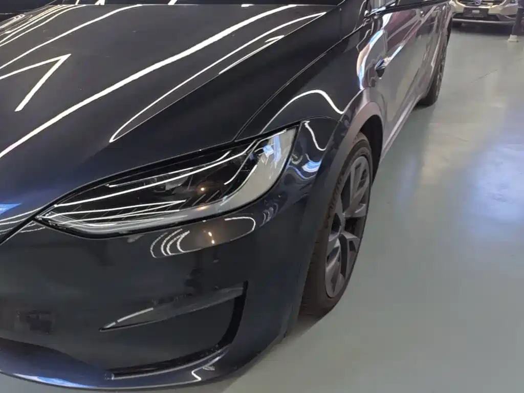 Tesla Model X — миниатюра 24