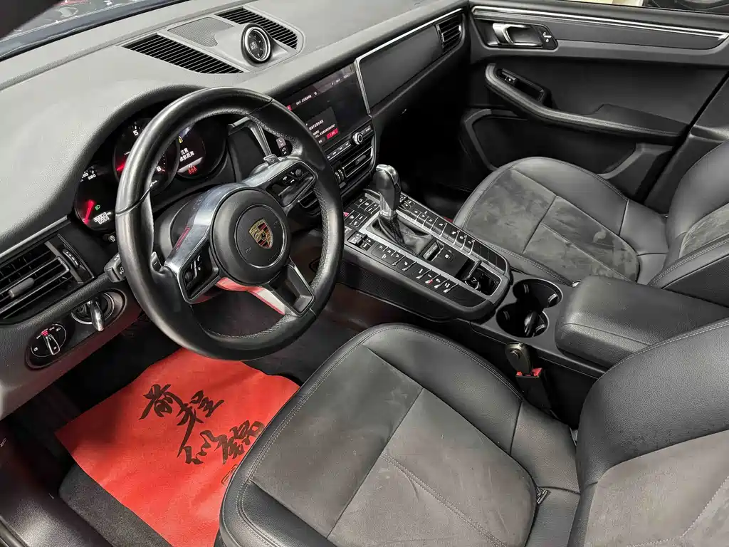 Porsche Macan — миниатюра 9