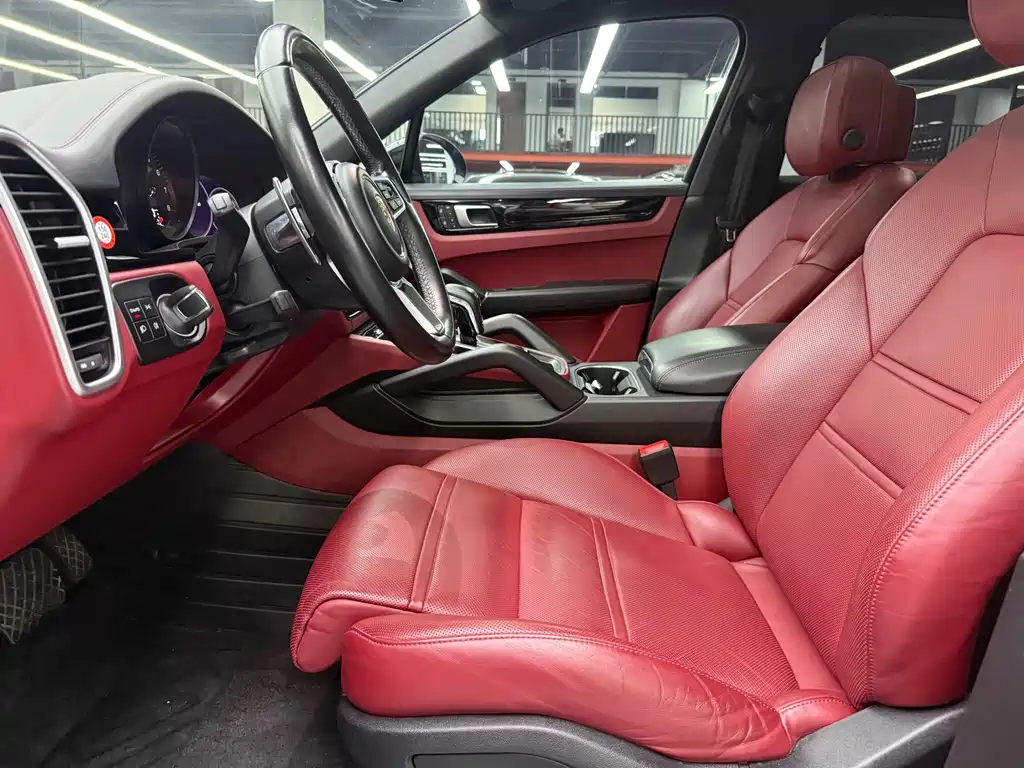 Porsche Cayenne — миниатюра 8