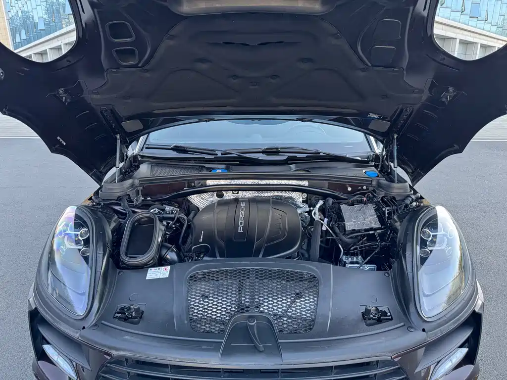 Porsche Macan — миниатюра 16
