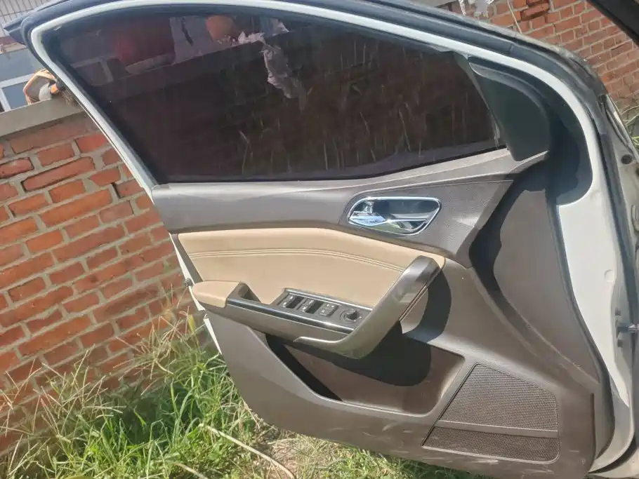 Baojun 310W — миниатюра 7