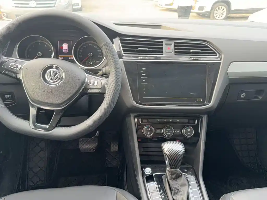 Volkswagen Tiguan L — миниатюра 4