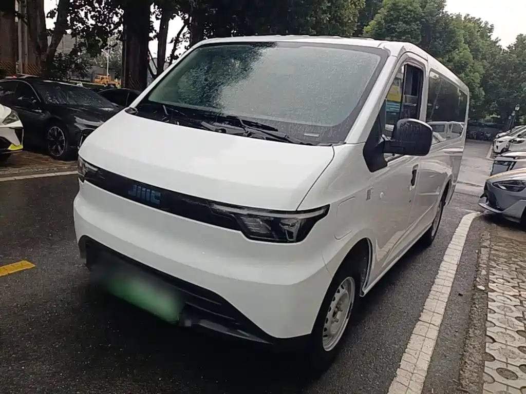 JMC E-Fushun — миниатюра 2