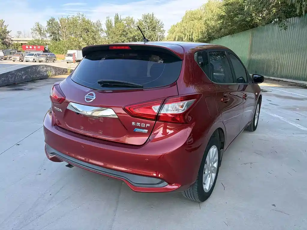 Nissan Tiida — миниатюра 4