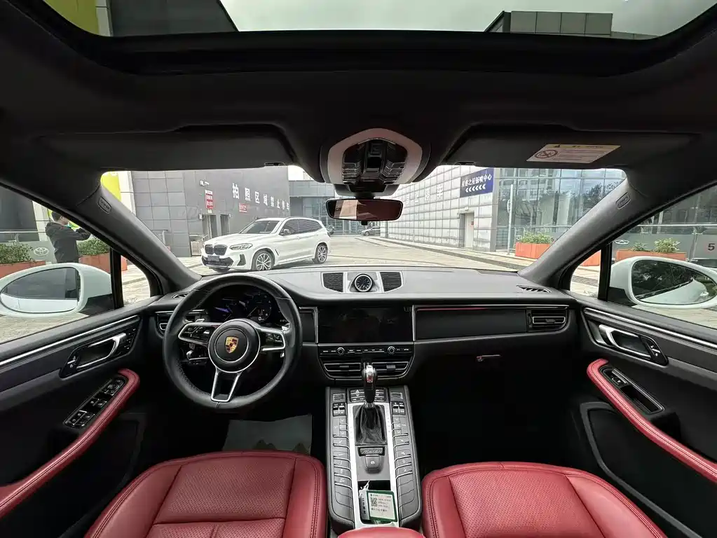 Porsche Macan — миниатюра 5