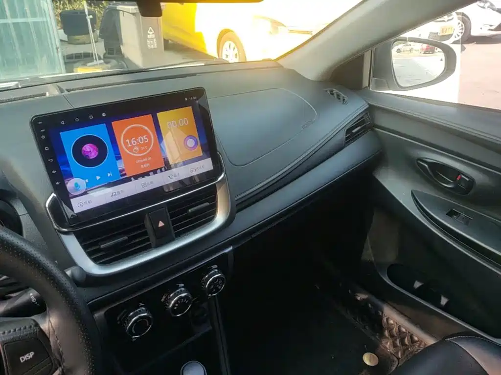Toyota Yaris L — миниатюра 13