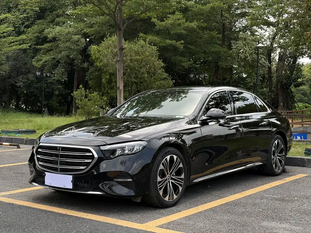 Mercedes-Benz E-Class — миниатюра 4