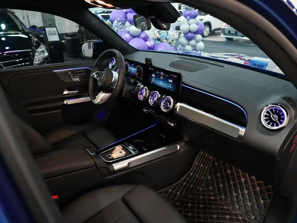 Mercedes-Benz GLB — миниатюра 11