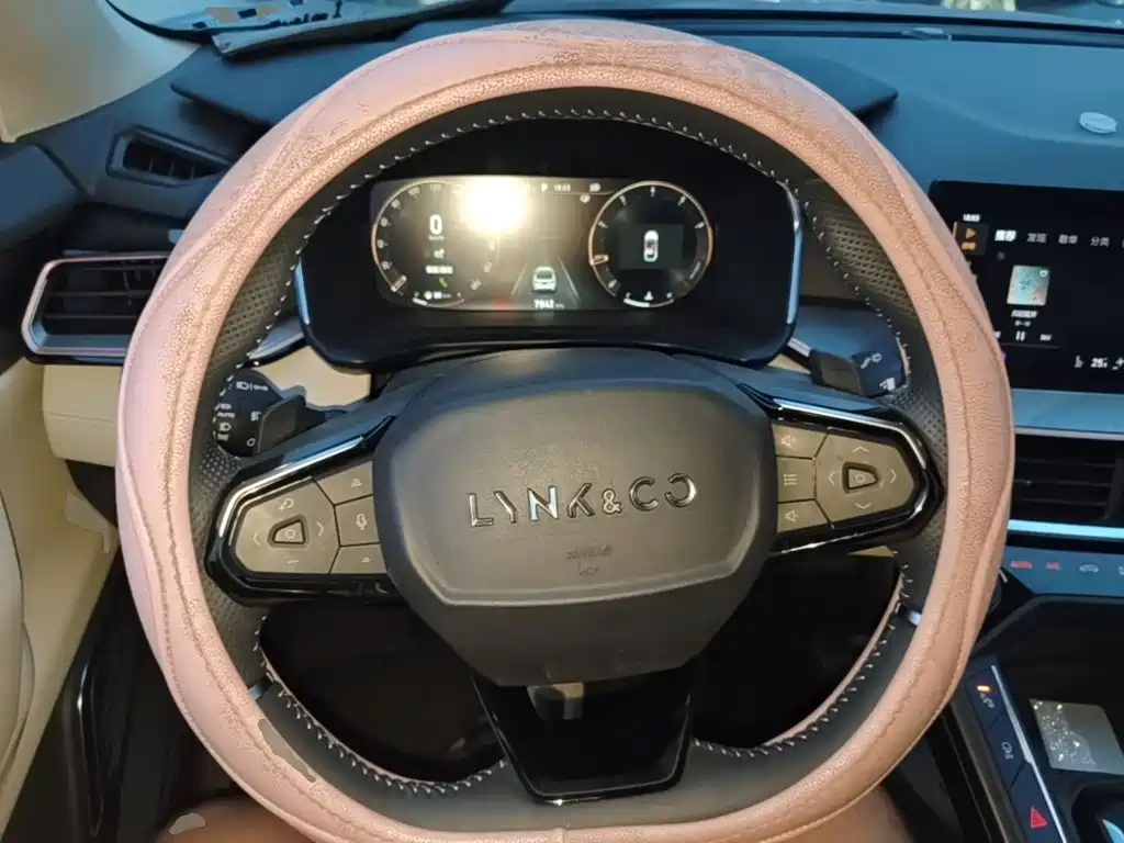 Lynk & Co 06 — миниатюра 11