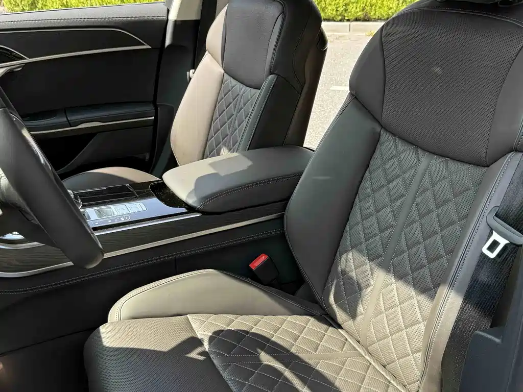 Audi A8 — миниатюра 11