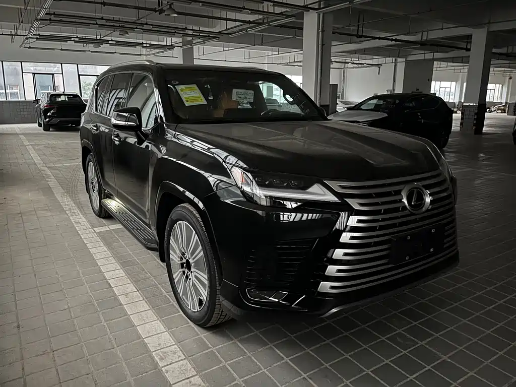 Lexus LX 2025 700h