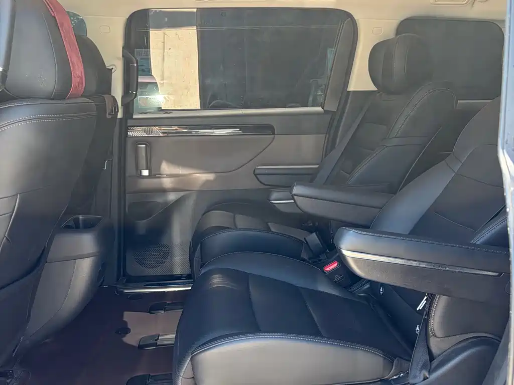 GAC Motor Trumpchi E8 PHEV — миниатюра 5
