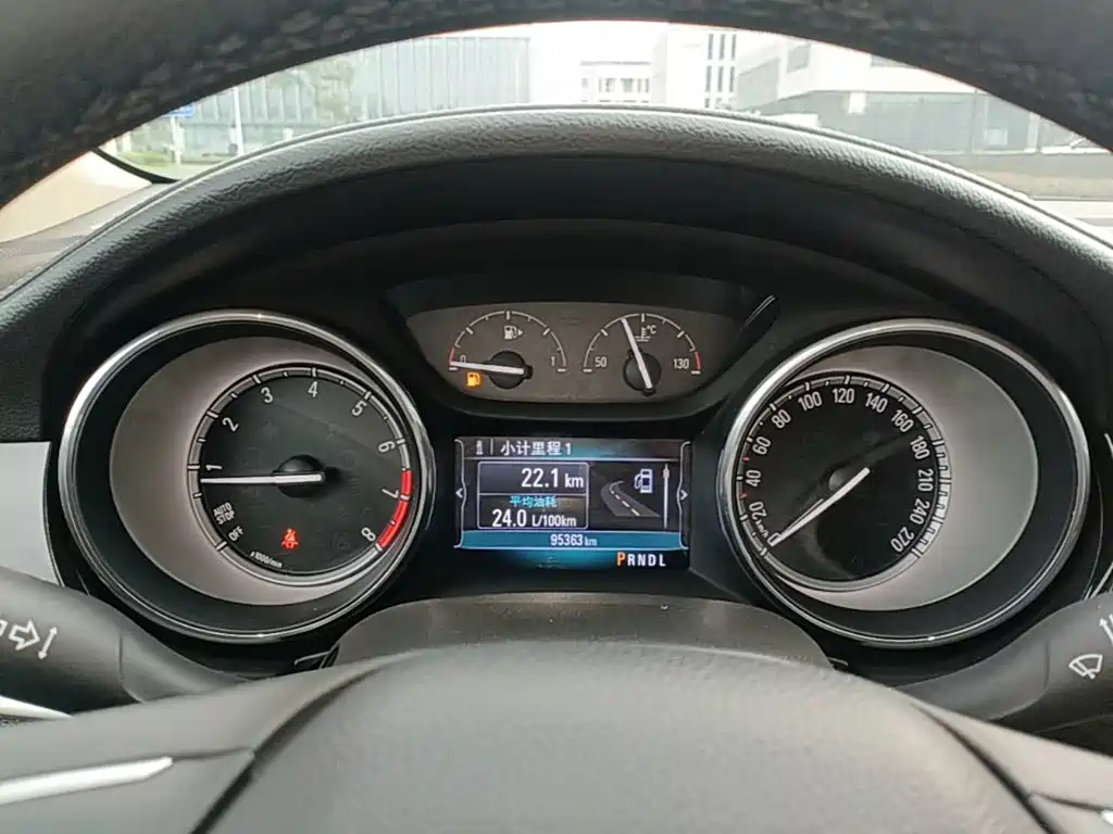 Buick Verano — миниатюра 12