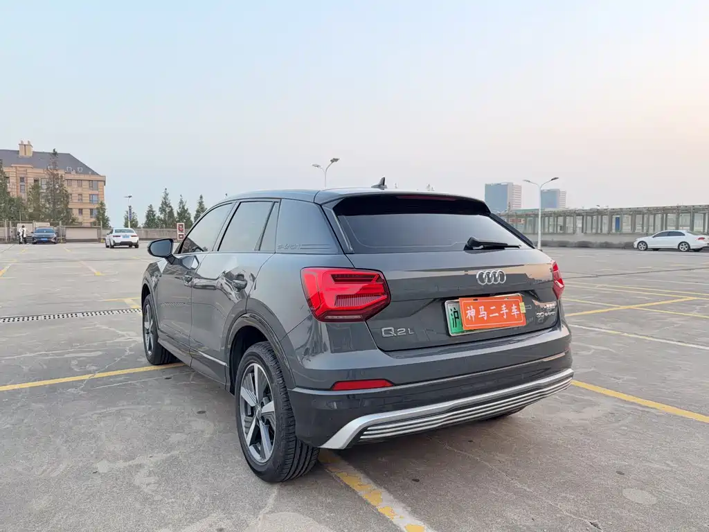 Audi Q2L e-tron — миниатюра 4