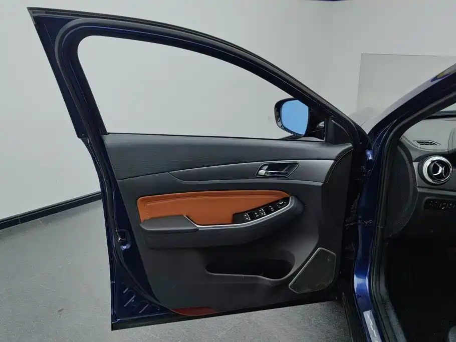 BAIC Zhixing — миниатюра 7