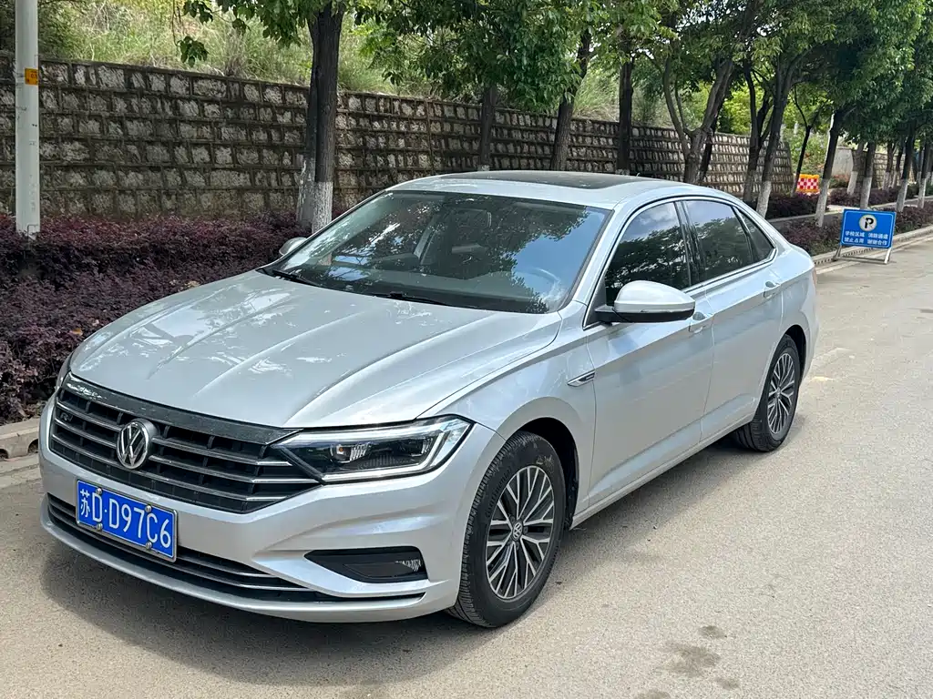 Купить Volkswagen Sagitar
