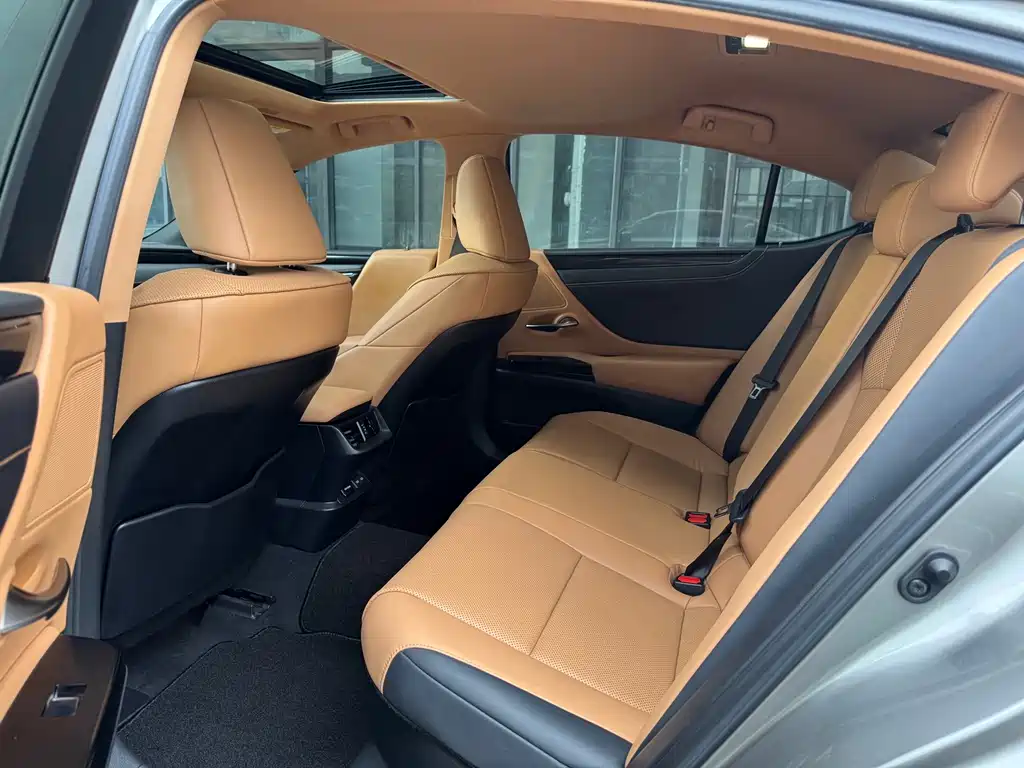 Lexus ES — миниатюра 5