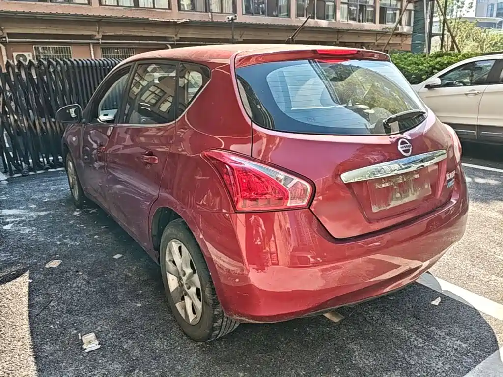 Nissan Tiida — миниатюра 5