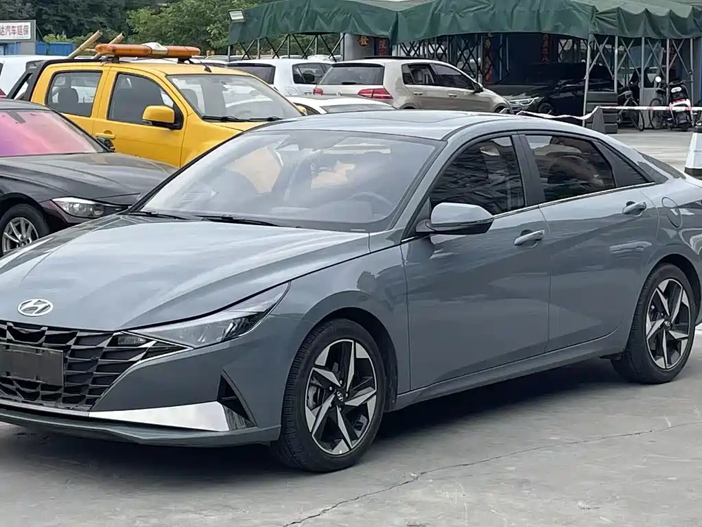 Hyundai Elantra 2023