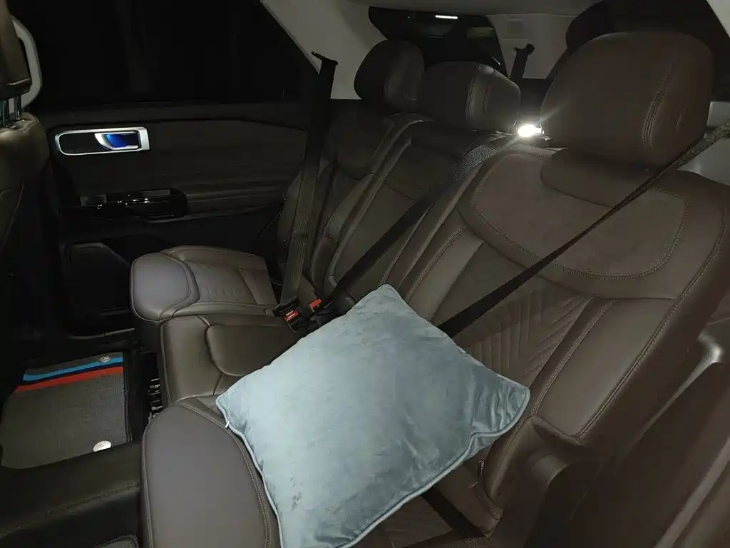 Ford Explorer — миниатюра 15