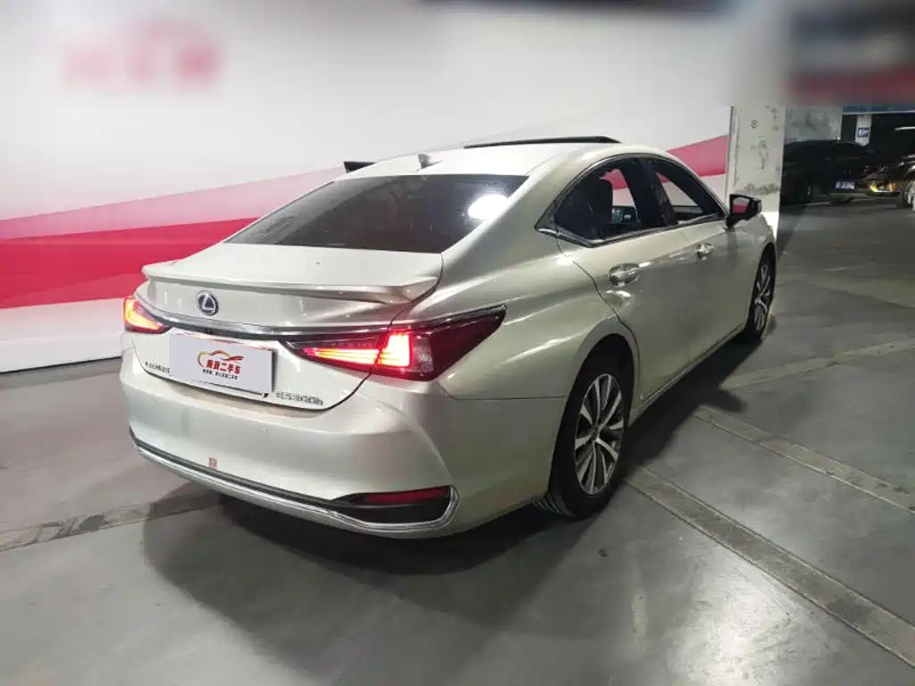 Lexus ES — миниатюра 3