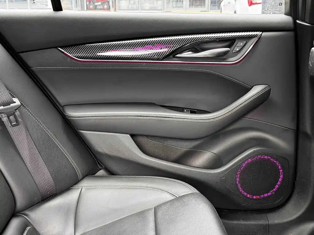 Cadillac CT5 — миниатюра 24