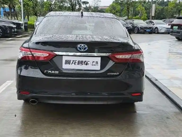 Toyota Camry — миниатюра 8