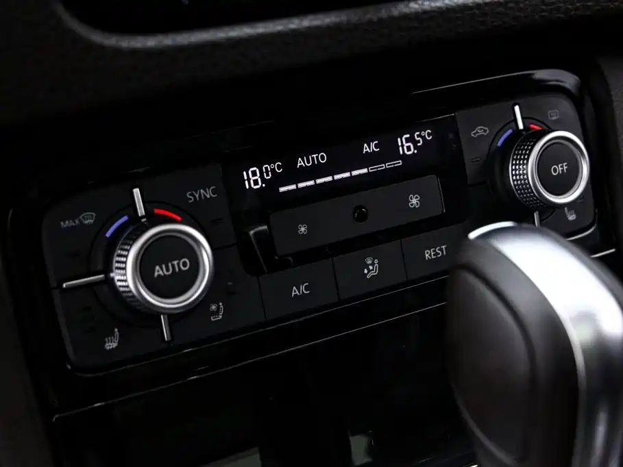 Volkswagen Touareg — миниатюра 9