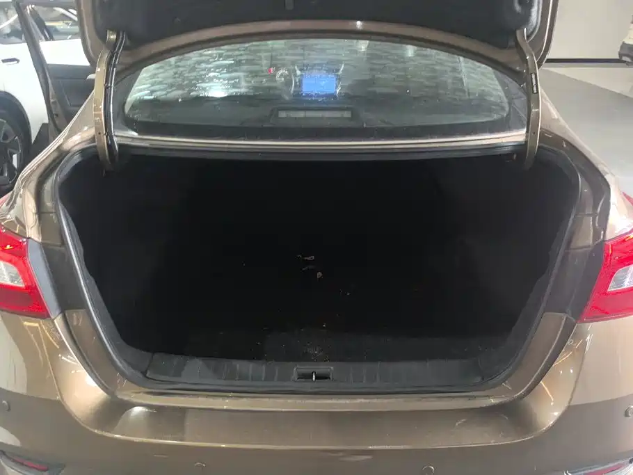 Nissan Sylphy — миниатюра 4