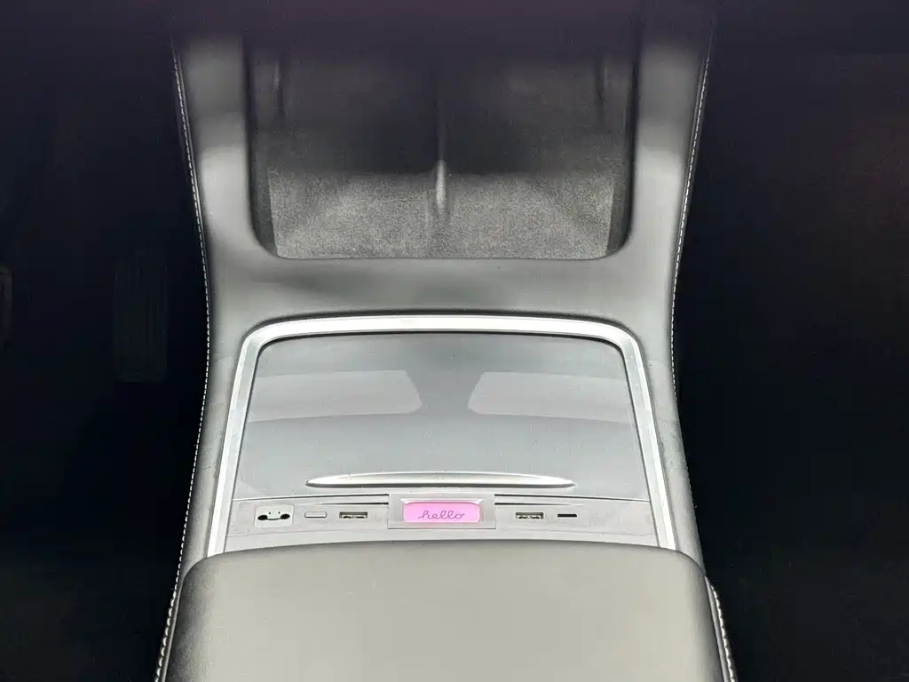 Tesla Model Y — миниатюра 14