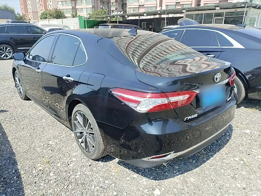 Toyota Camry — миниатюра 5